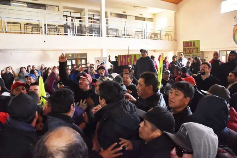 Viedma se queda sin asfalto en una violenta sesión