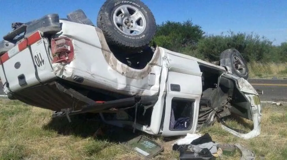 Murió un hombre y su bebé en un mortal vuelco