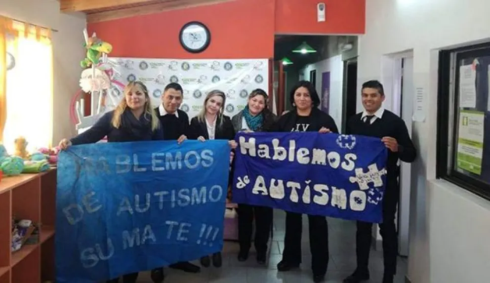 “Mi hijo prefiere darse golpes a oír tu diversión”