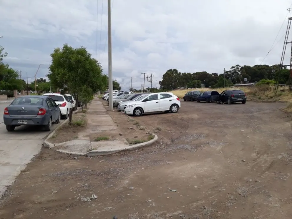 Solicitan la ampliación del estacionamiento del Pedro Ecay