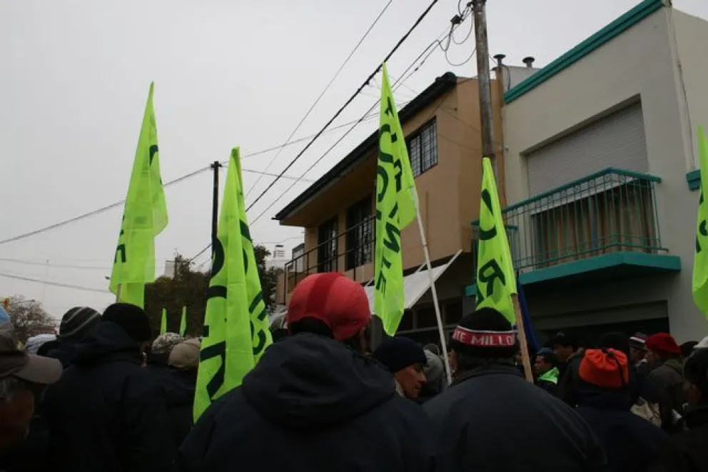 Violenta audiencia de conciliación vincula a supuestos referentes de la UOCRA Viedma