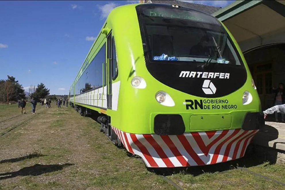 El nuevo coche del Tren Patagónico encendió sus motores