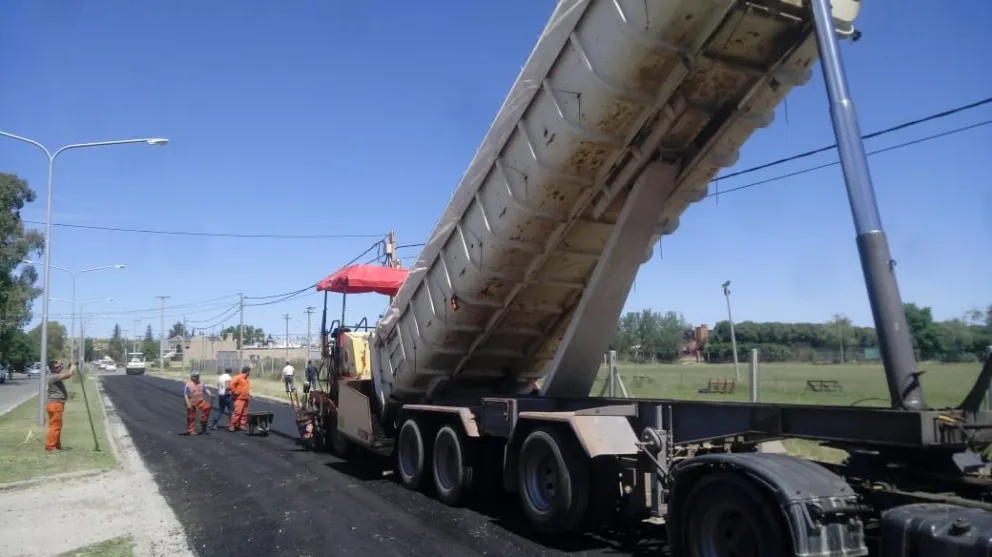 Con calle Colón entre Tucumán e Irigoyen continúan las obras de reasfalto