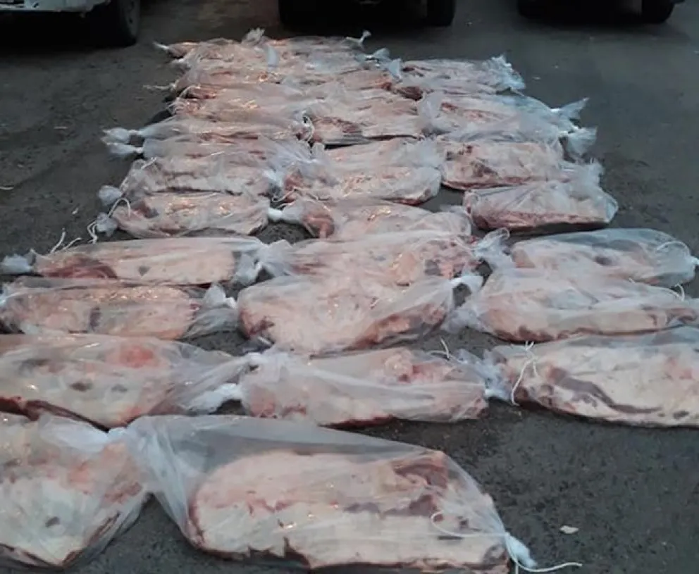 Decomisaron 40 costillares de carne vacuna que iban hacia Las Grutas