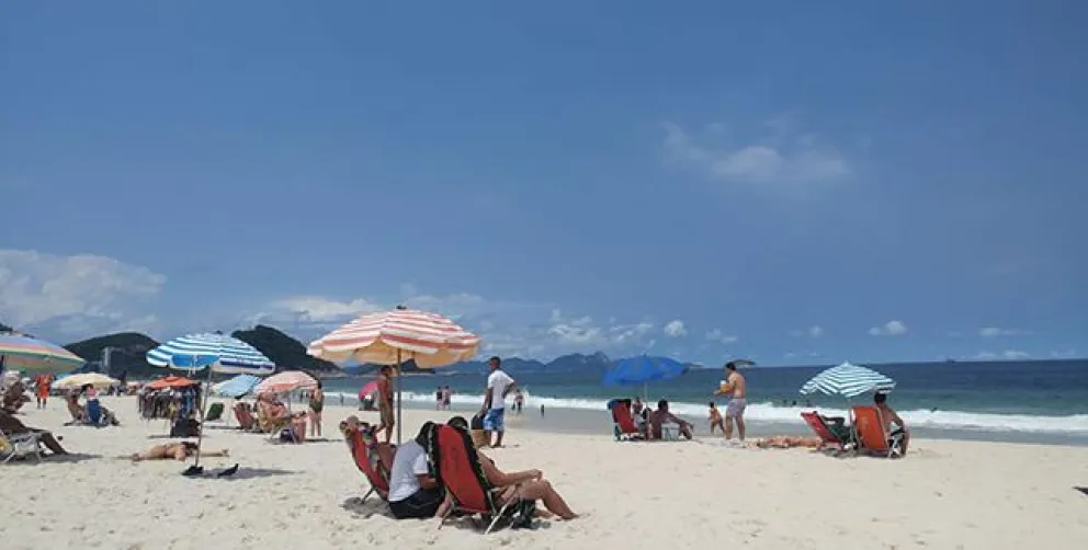 Menos argentinos en las playas de países vecinos