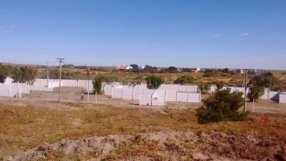 Después de años de abandono, se reabre el camping de La Lobería