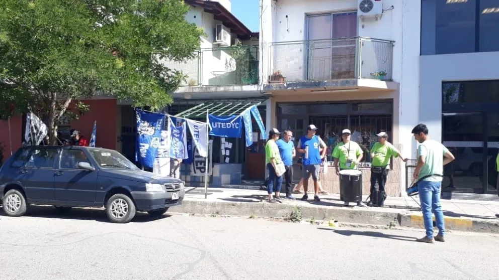Protesta en las oficinas de ANYARC
