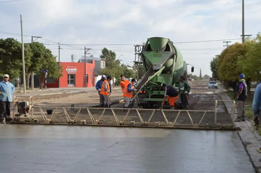 Importantes avances en el asfalto del boulevard Moreno