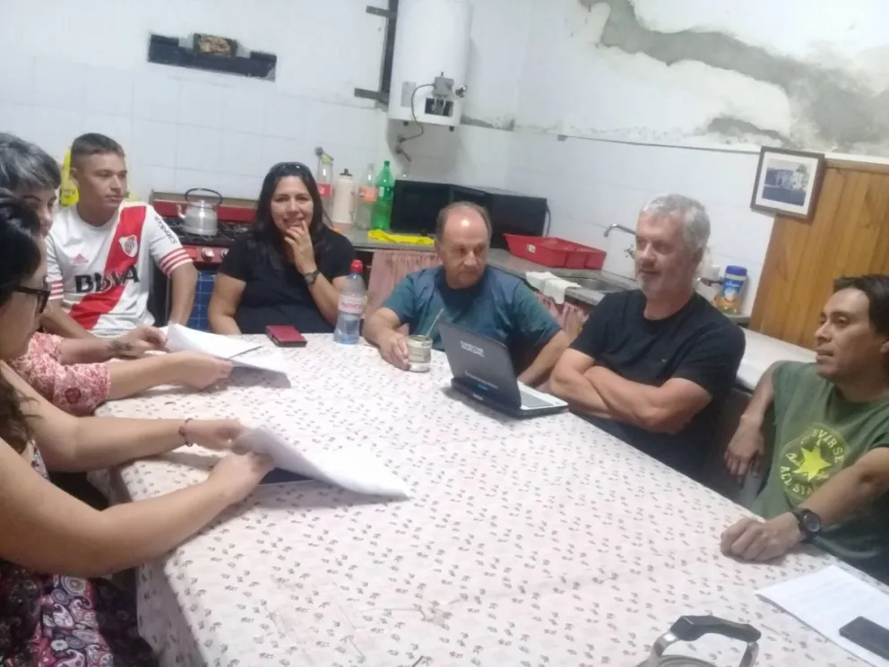 Gremios pedirán una reunión con Zara por el acceso a la tierra y viviendas