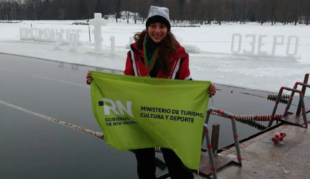 Atleta rionegrina nadó en aguas heladas en Bielorrusia