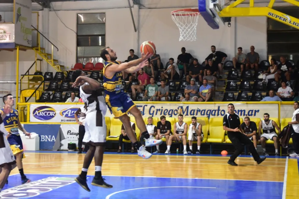 Atenas no pudo con Platense