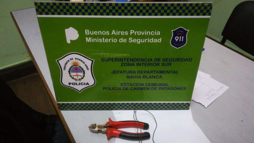 Dos ladrones atrapados en el depósito de motos de Tránsito