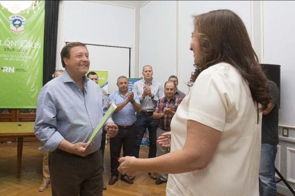 Emprendedores recibieron créditos del CREAR