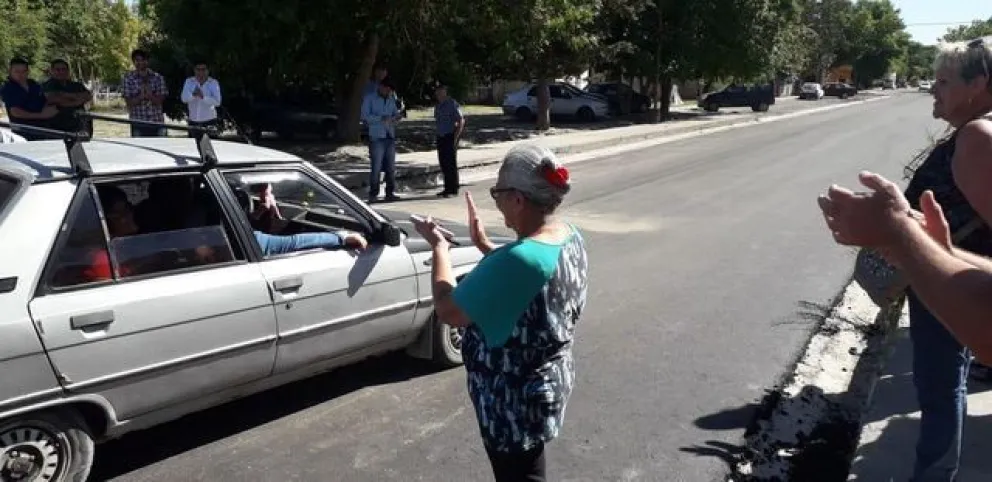 Se inauguró el asfalto en la calle Harosteguy