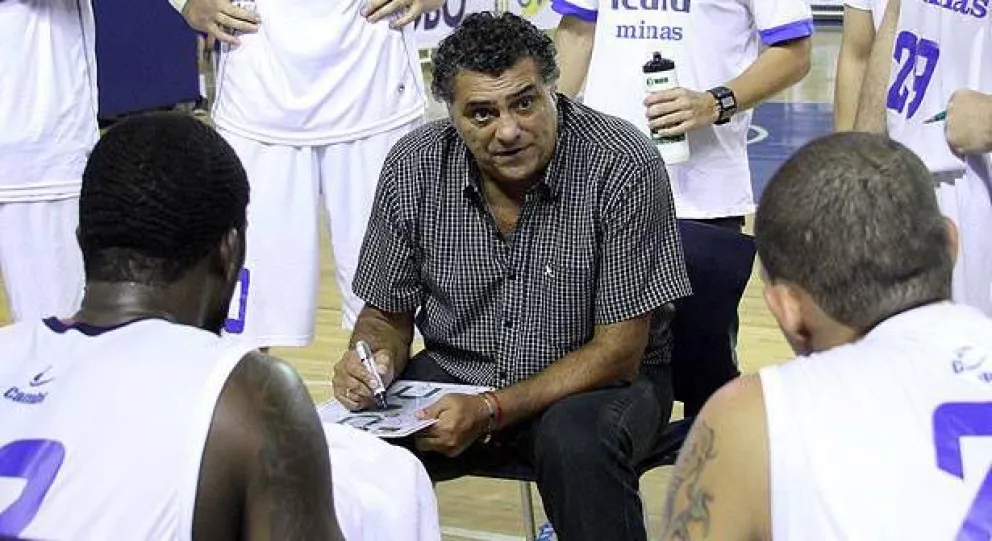 Atenas ya tiene técnico