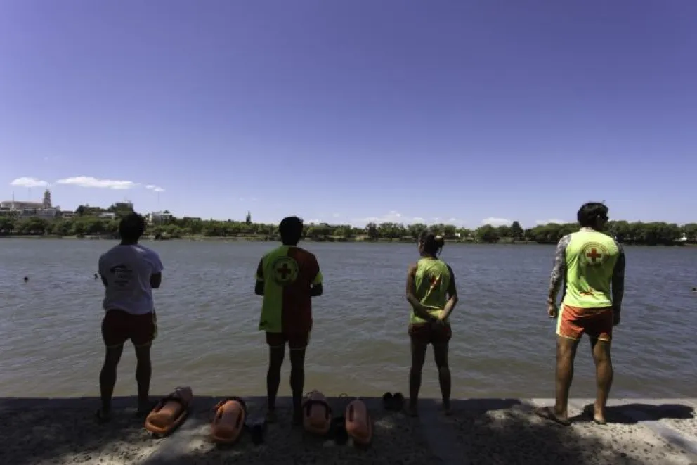 Guardavidas de la Comarca: preventores y atentos vigías del agua
