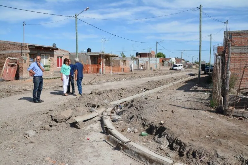 Avanzan obras de cordón cuneta en varios puntos de la ciudad