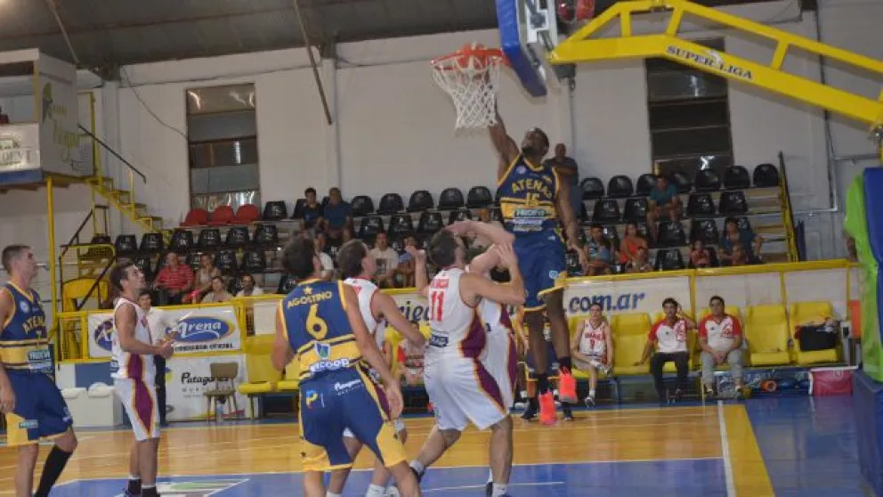 Atenas superó a Rocamora en el debut de Romano