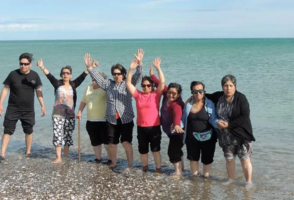Más de 1500 adultos mayores disfrutan las playas