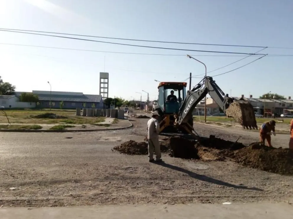Comenzaron las obras del nuevo conducto pluvial en calle Mata Negra