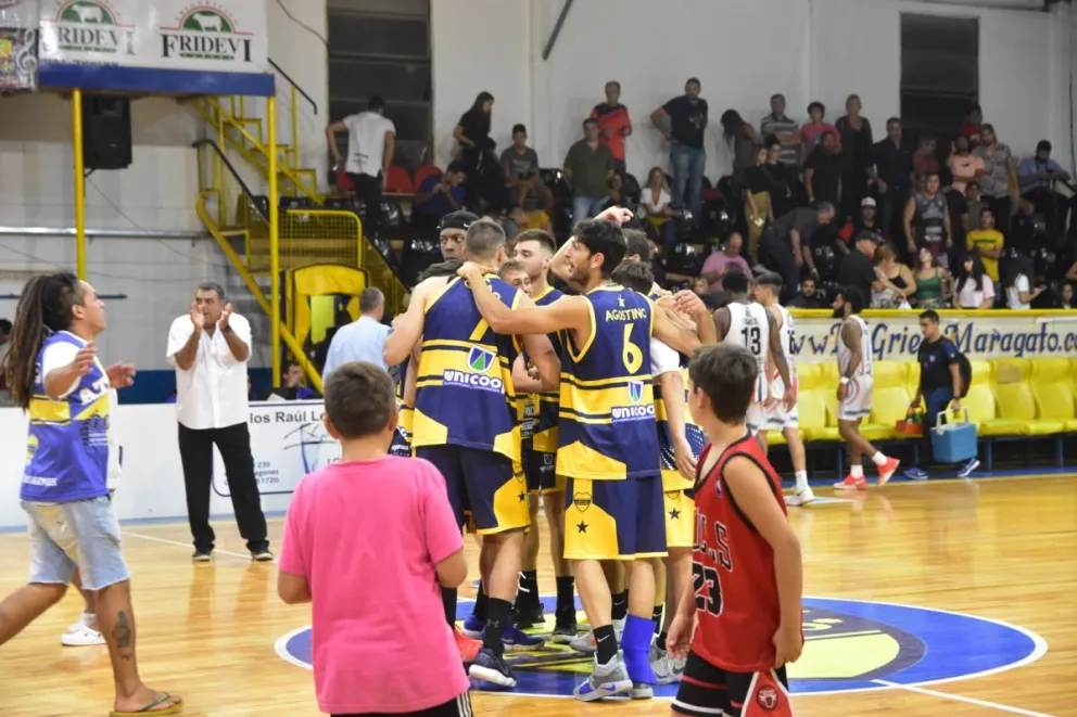 Atenas ganó un clásico increíble
