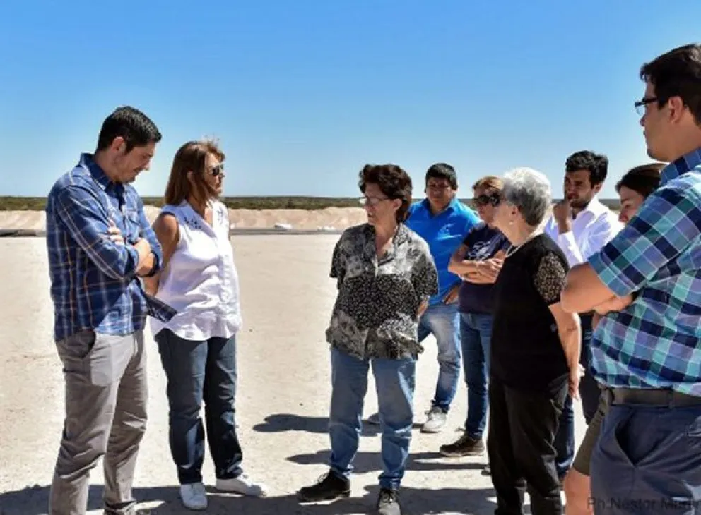 Inspeccionan Mancha Blanca por la remediación de plomo