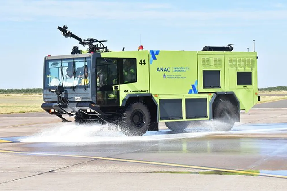 El Aeropuerto de Viedma cuenta con una nueva autobomba y elevó su categoría