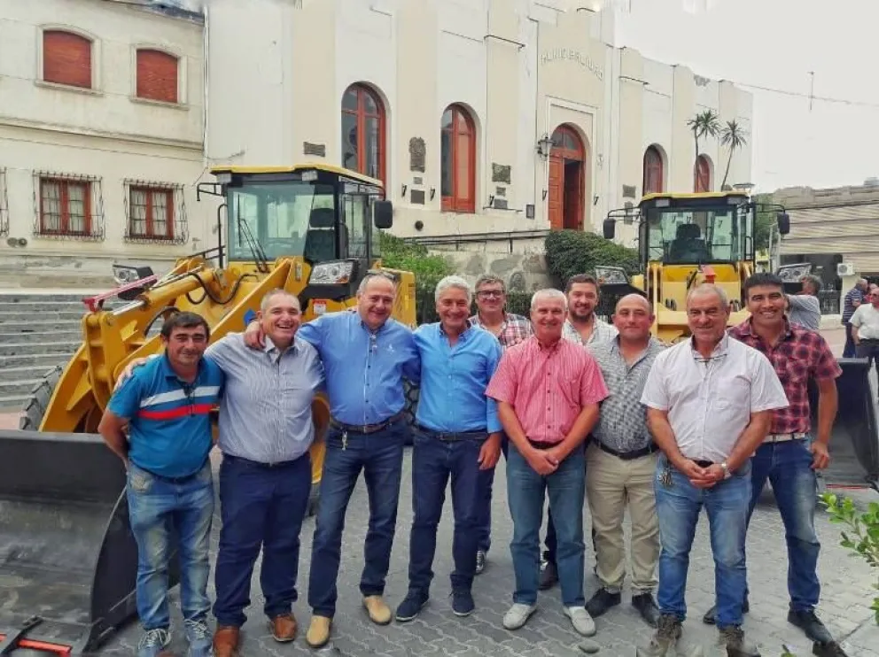 Zara presentó dos nuevas maquinarias para el Municipio