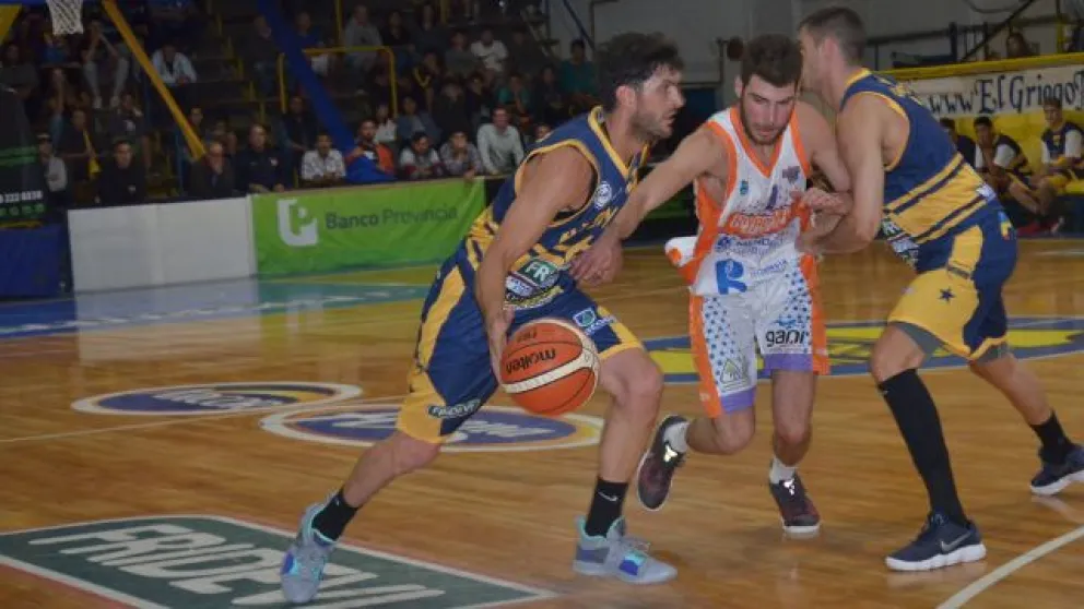 Atenas sigue fuerte de local y no dejó dudas ante Rivadavia
