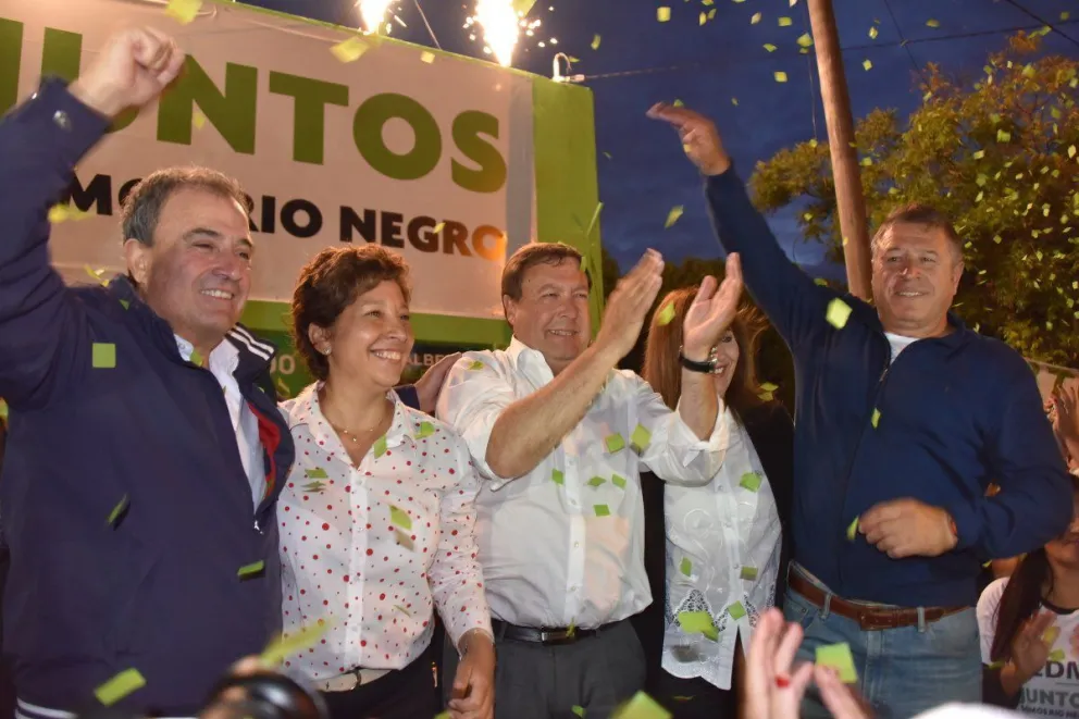 Una multitud acompañó a Juntos en la inauguración de su local partidario en Viedma