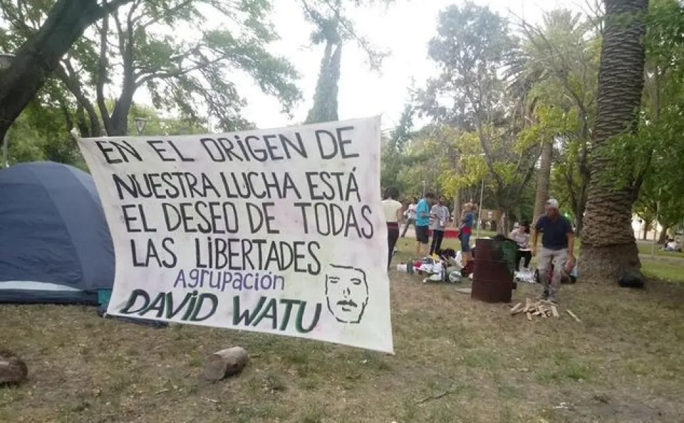 Estudiantes de la universidad reclaman no ser expulsados