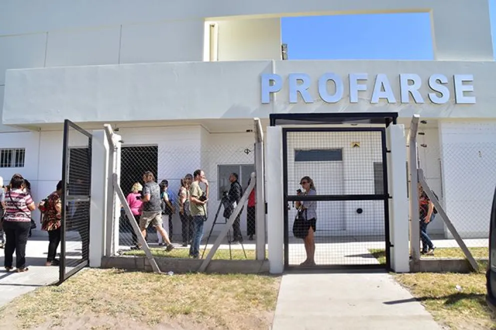 PROFARSE proveerá de 24 millones de comprimidos a los hospitales de toda la provincia