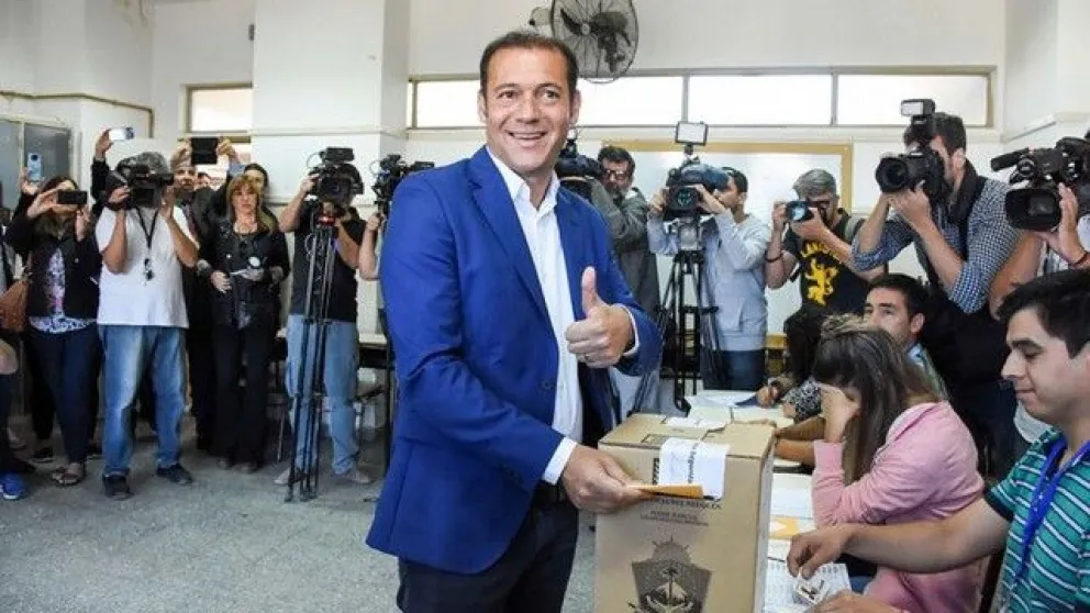 Con amplia ventaja sobre Rioseco, Gutiérrez es reelecto gobernador de Neuquén  