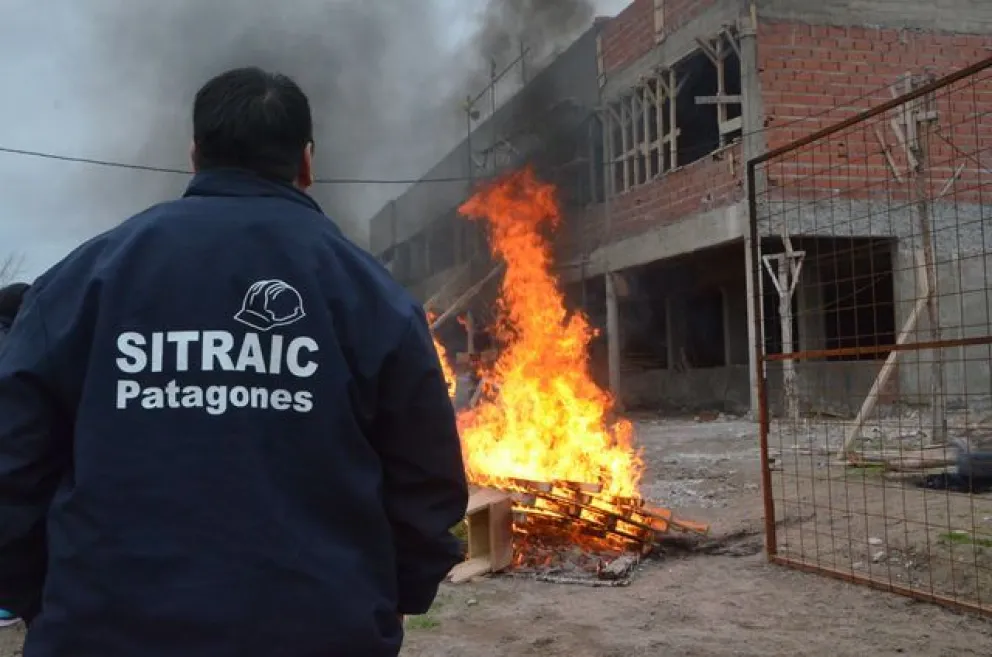Obreros de Patagones marchan por puestos de trabajo