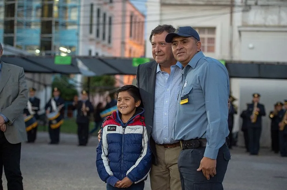 Policías ascendidos recibieron sus atributos