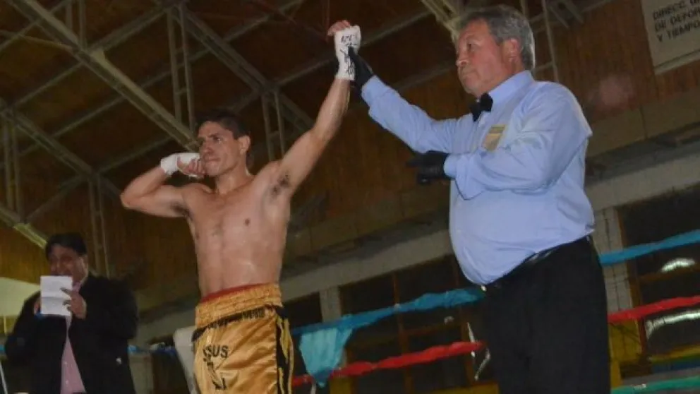Cevalles vuelve al ring con la presencia de Narváez