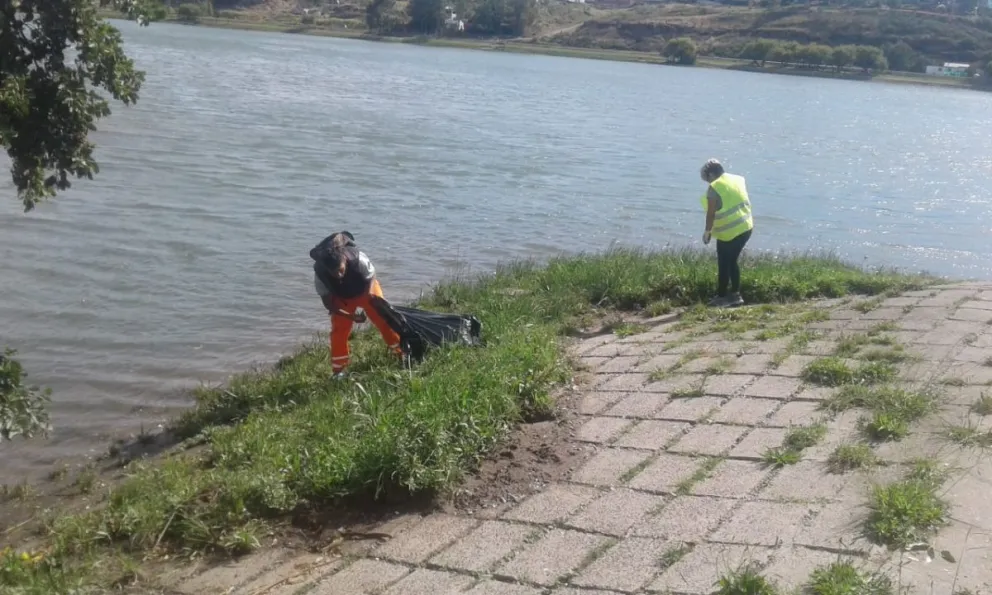 Castro aseguró que es menor la cantidad de residuos que llega al río