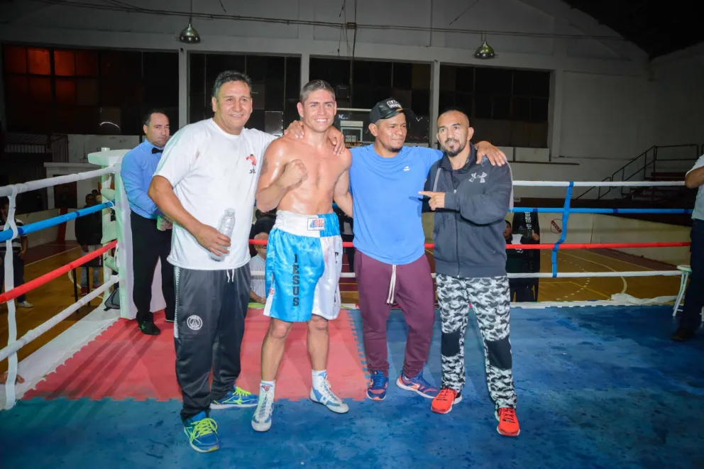 "Le veo muchas condiciones a Canelo"