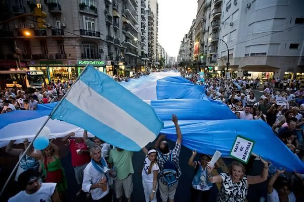 Argentina cayó 18 puestos en el ranking de los países más felices