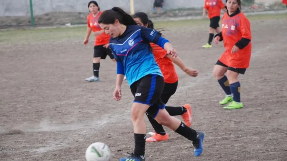 La lluvia postergó la definición en la Copa Integración