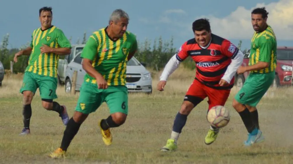 La pelota volvió a rodar con el Apertura de veteranos