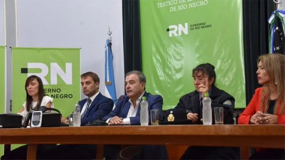 Presentaron una tobillera para monitorear agresores y víctimas de violencia doméstica