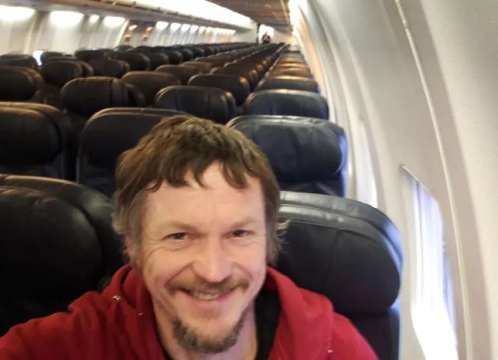 Un Boeing viajó solo con un pasajero de Lituania a Italia