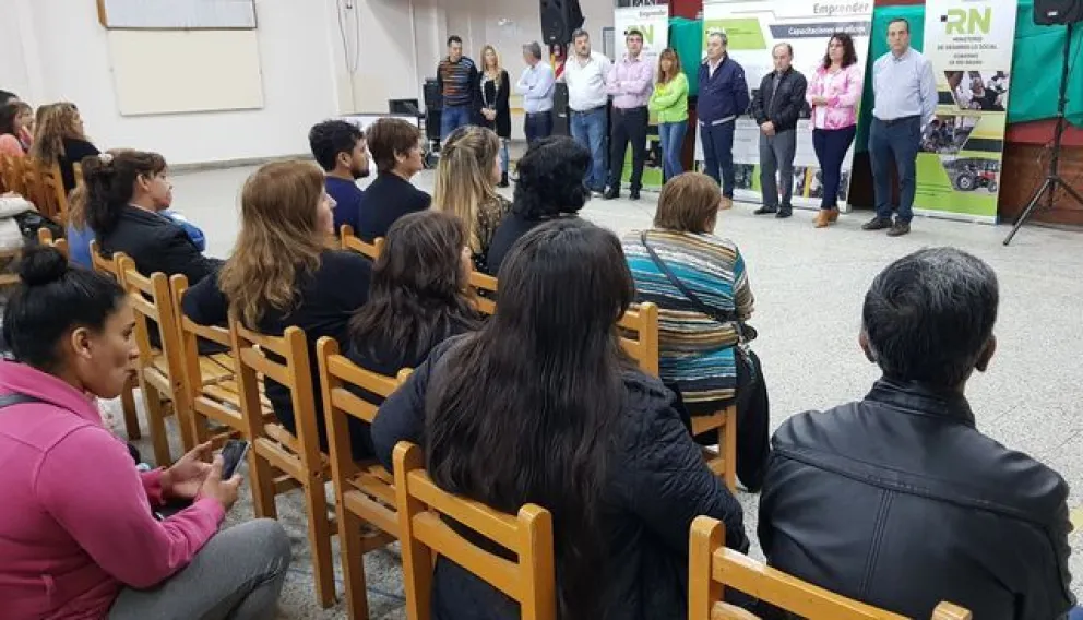 En Viedma se pusieron en marcha 160 talleres de oficios
