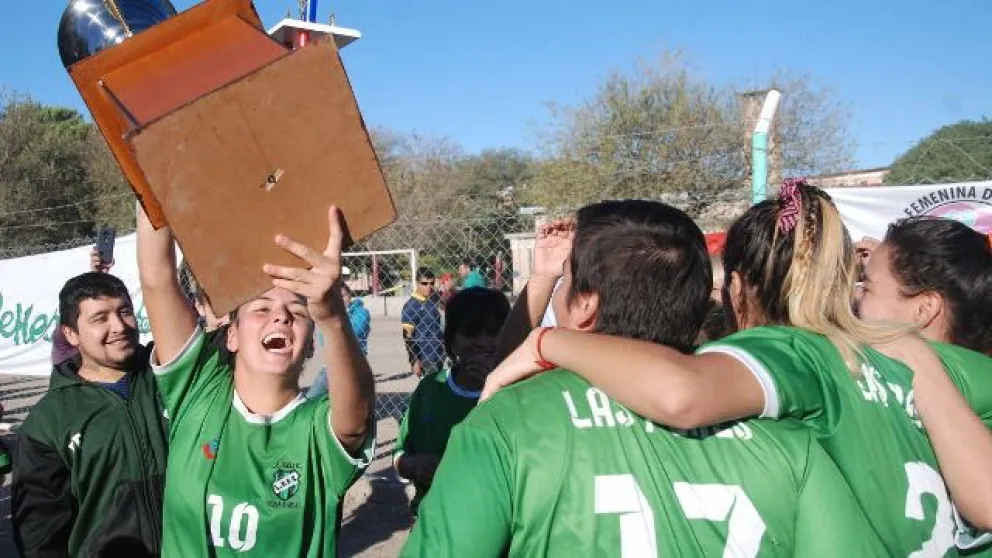 Tricampeonato para Las Pekes en la Liga Femenina
