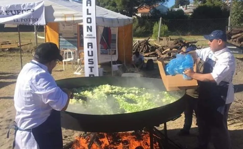 El Cóndor a Gusto: un éxito la Paella Gigante