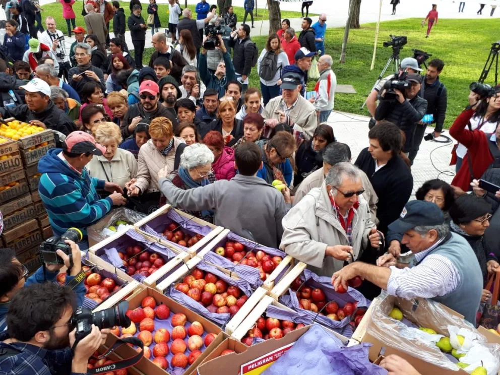 "Los gobiernos se tienen que involucrar en sus economías"