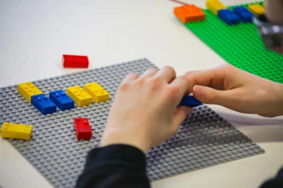 Aprendé braille jugando con Lego