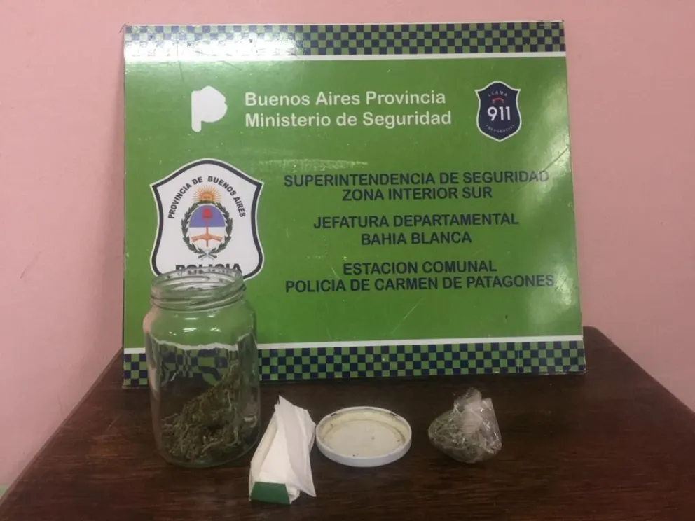 Se puso nervioso, lo requisaron y tenía marihuana