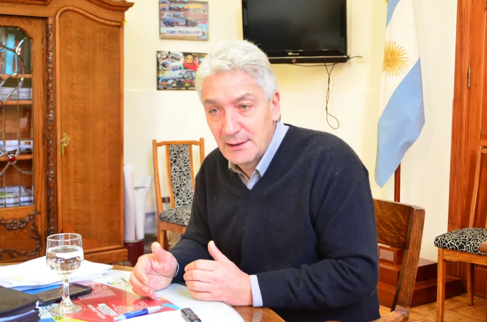 Se firmó un convenio con Educación para el programa Un Lote, Una Vivienda